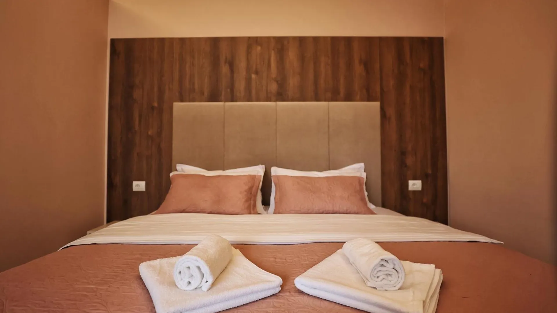 Vila Casablanca - Boutique Hotel & Restaurant Shkoder