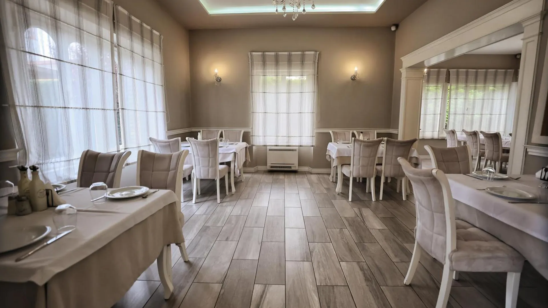 Vila Casablanca - Boutique Hotel & Restaurant Shkoder